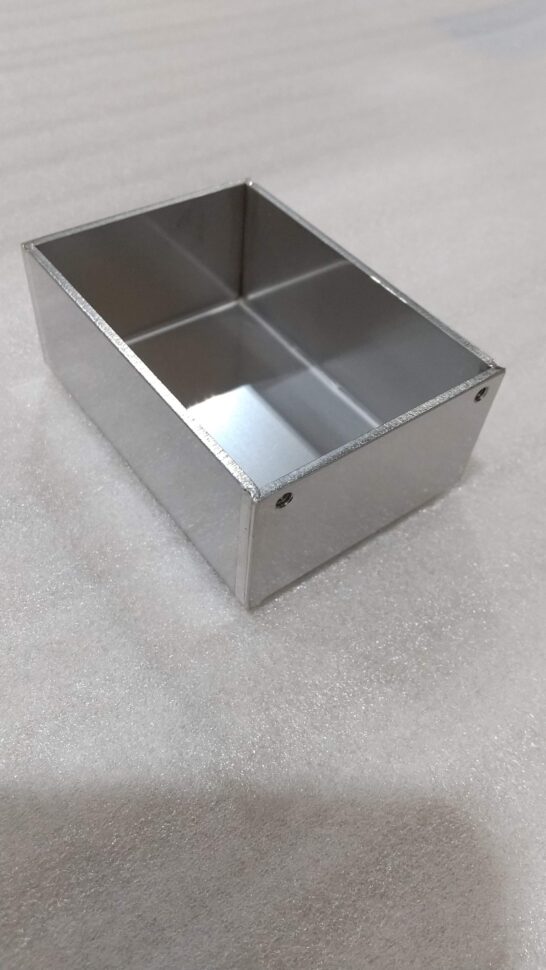 工作機械用オイルパン